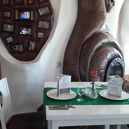 Absynt Bed & Breakfast