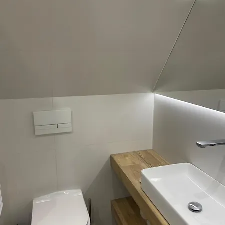 Absynt Bed and Breakfast 3*