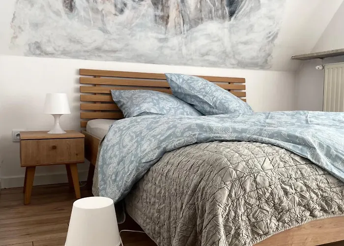 Absynt לינה וארוחת בוקר נובי טארג