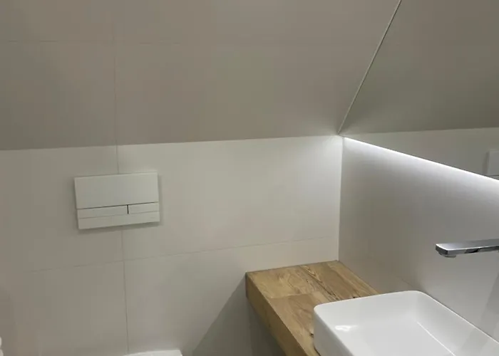 Absynt לינה וארוחת בוקר 3*