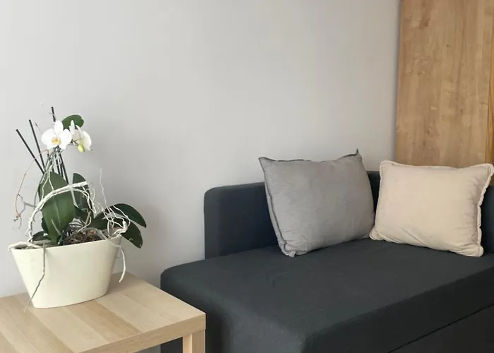 לינה וארוחת בוקר Absynt 3*