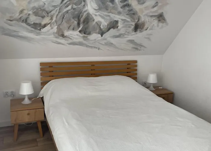 Absynt לינה וארוחת בוקר