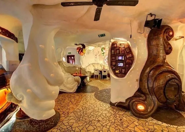 Absynt לינה וארוחת בוקר נובי טארג